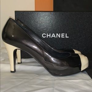 Chanel captoe heels